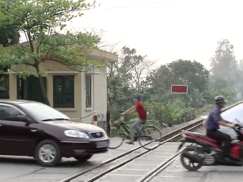 (VTC14)_Những người gác chắn tàu